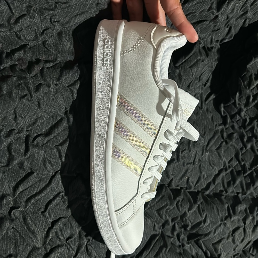 New adidas white 7.5